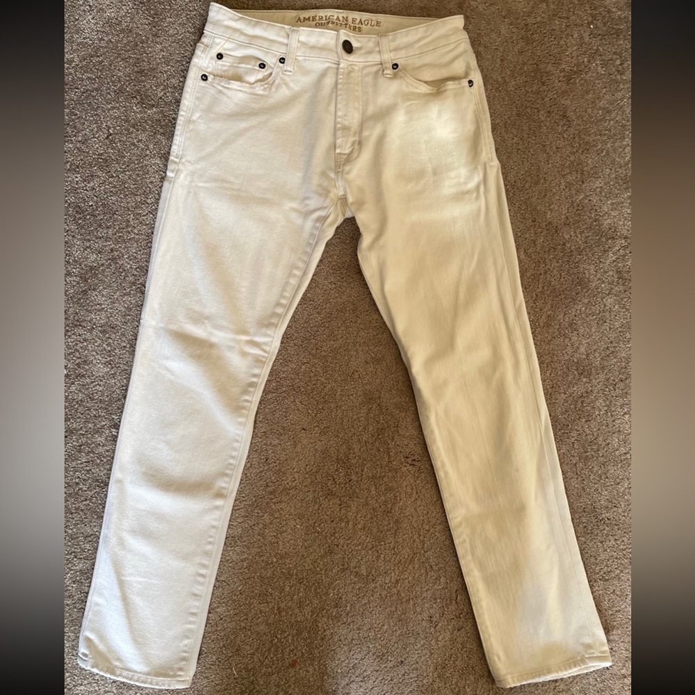 30x30 White American Eagle Slim Extreme Flex Jeans